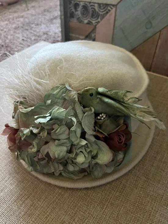Cream Felt Cloche Hat with Floral Trim - Picture 3 of 9